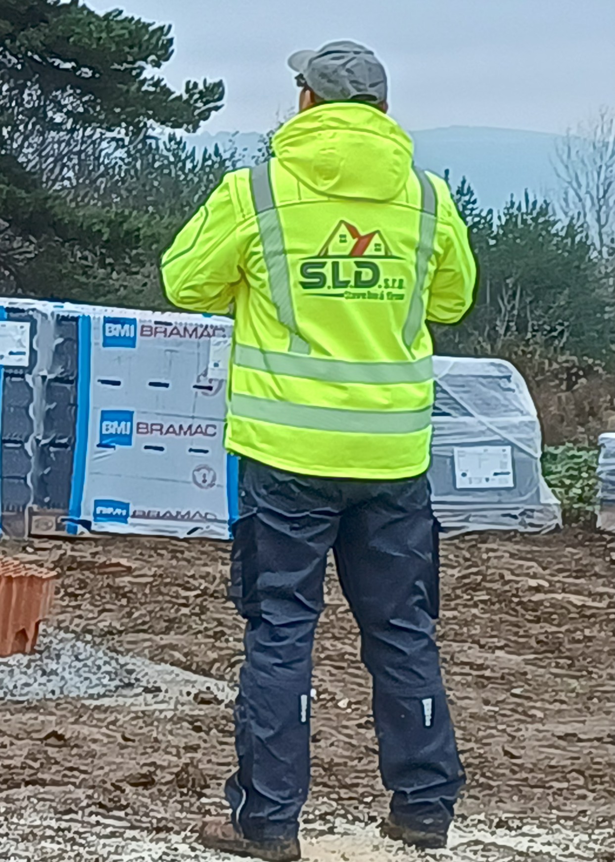 Tím S.L.D. v pracovnom oblečení